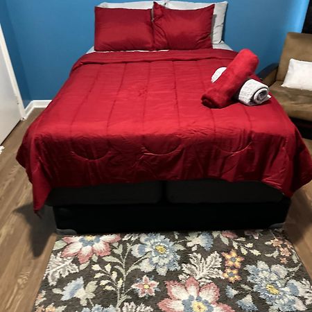 Fidelia Garnet Room, Queen Bed Minutes From Newark Liberty International Airport And Newark Penn Station Bagian luar foto
