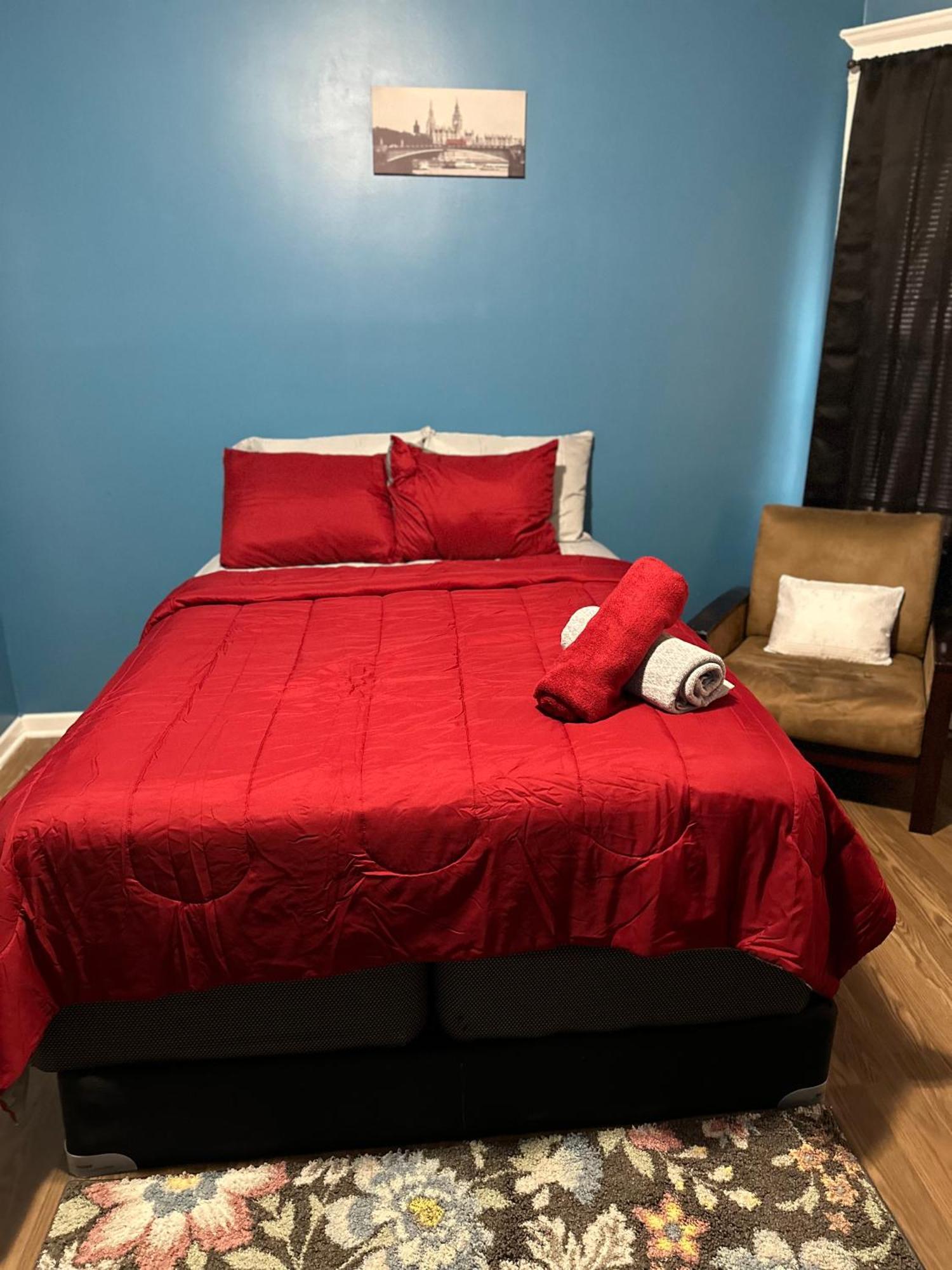 Fidelia Garnet Room, Queen Bed Minutes From Newark Liberty International Airport And Newark Penn Station Bagian luar foto